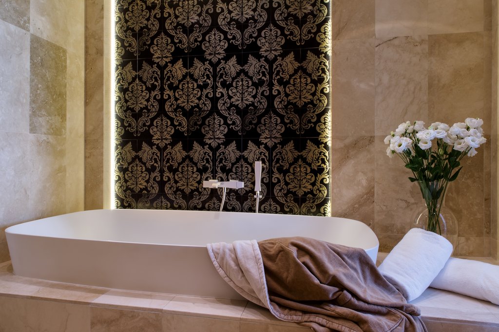 junior suite bath
