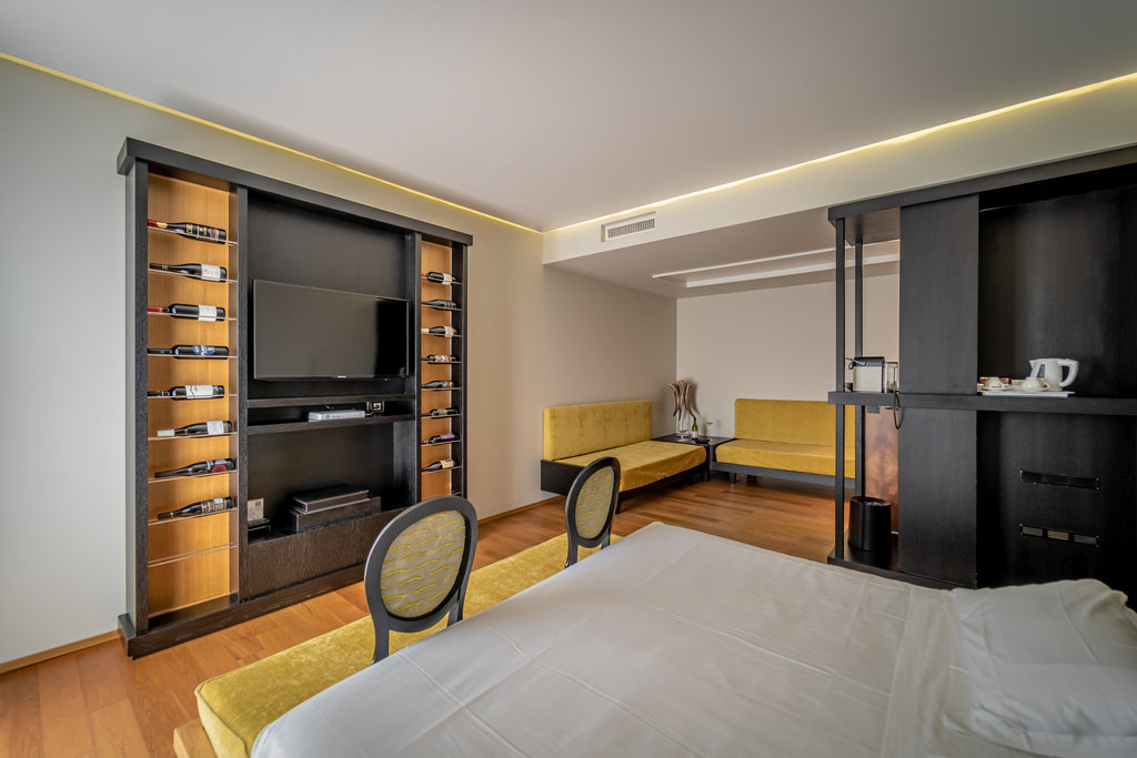 elegant junior family suite