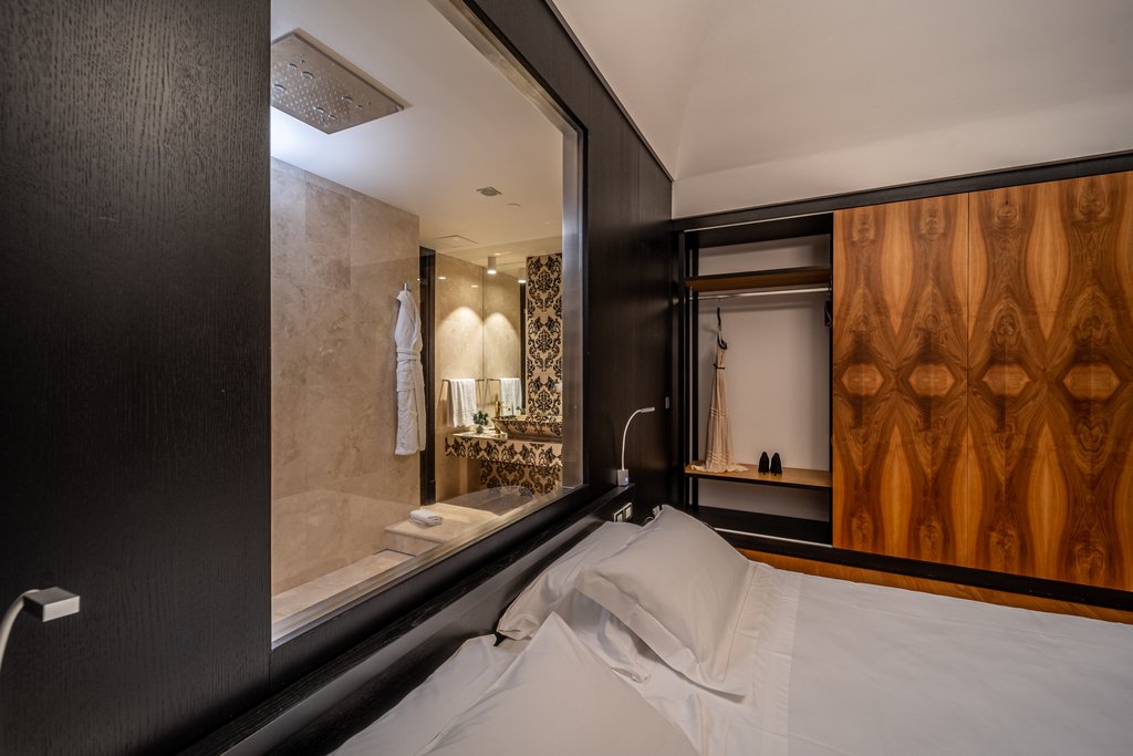 luxury suite