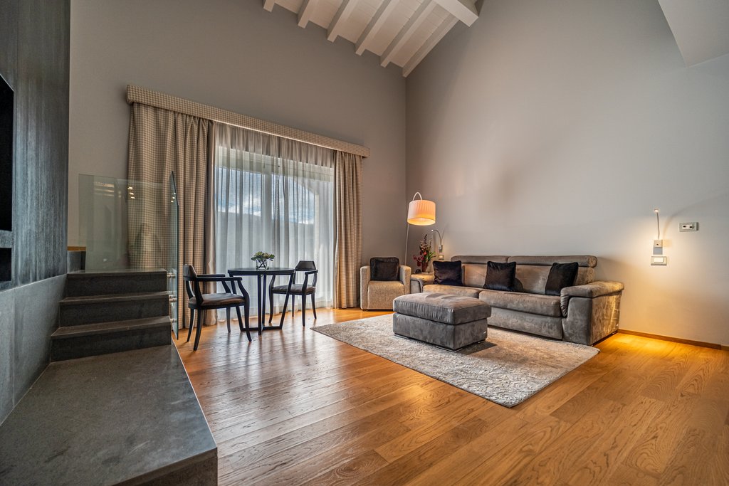 suite living area