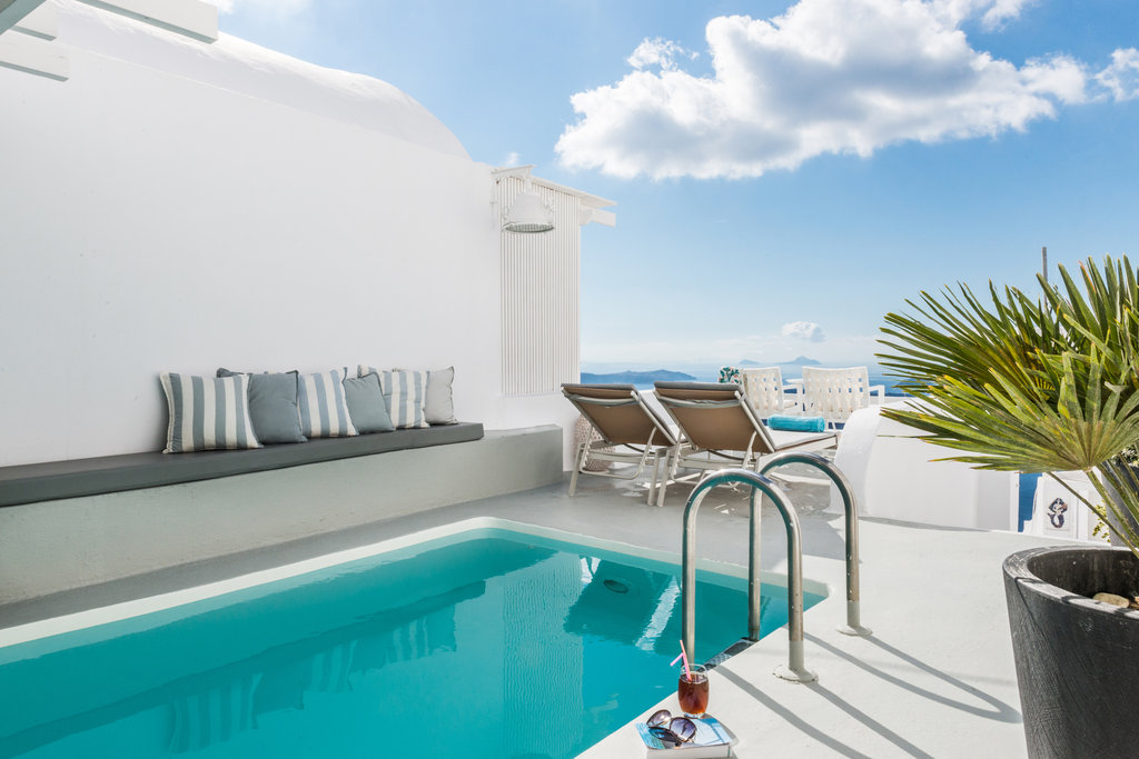 5 master suite with private pool pool view