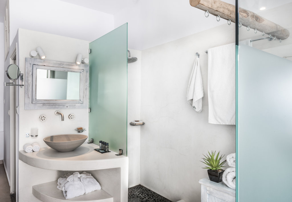 suite caldera view bathroom shower