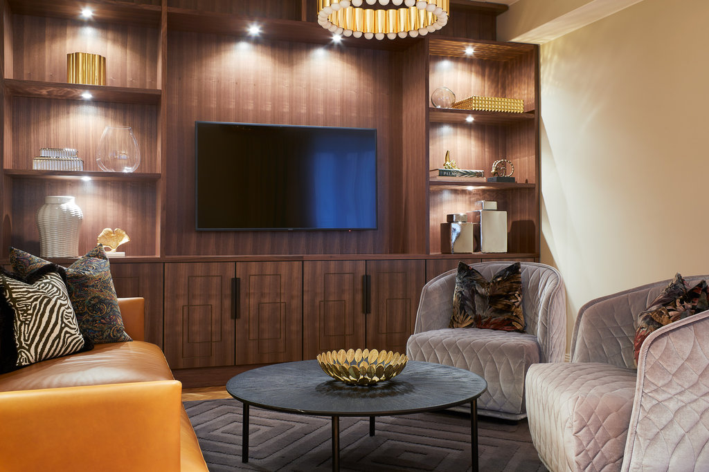 bank director suite living room