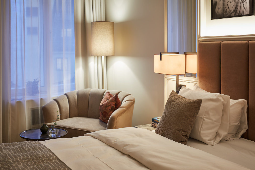 bank heritage suite bed