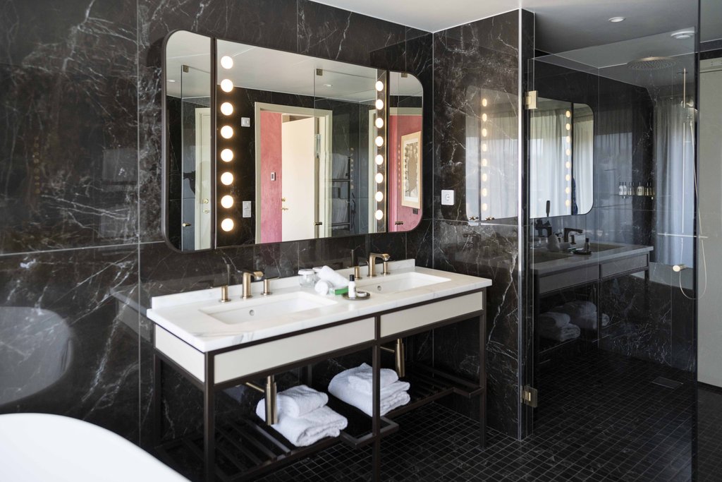 penthouse executive terrace suite bathroom
