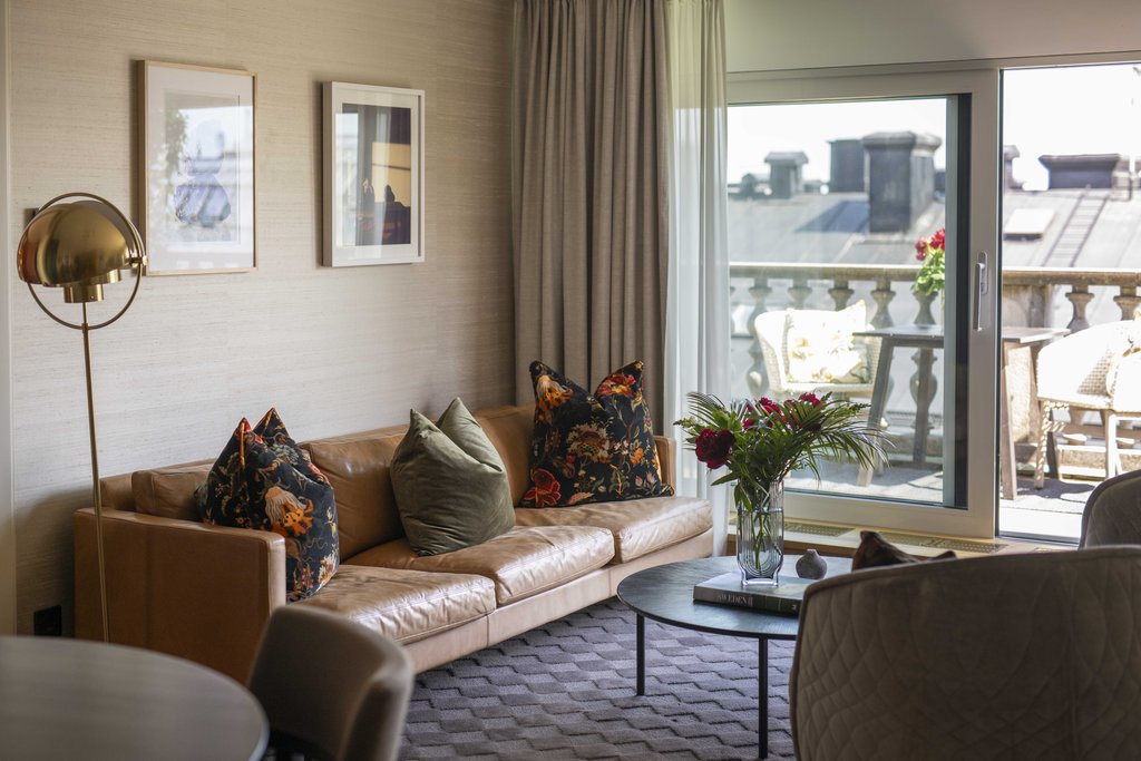 penthouse executive terrace suite living room
