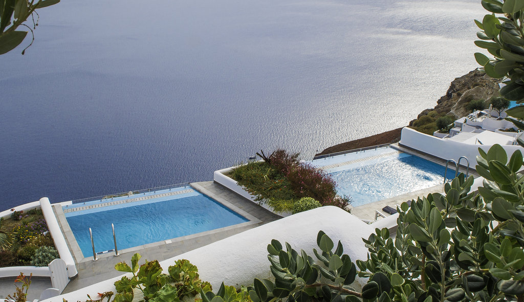 5honeymoon suites pool from above