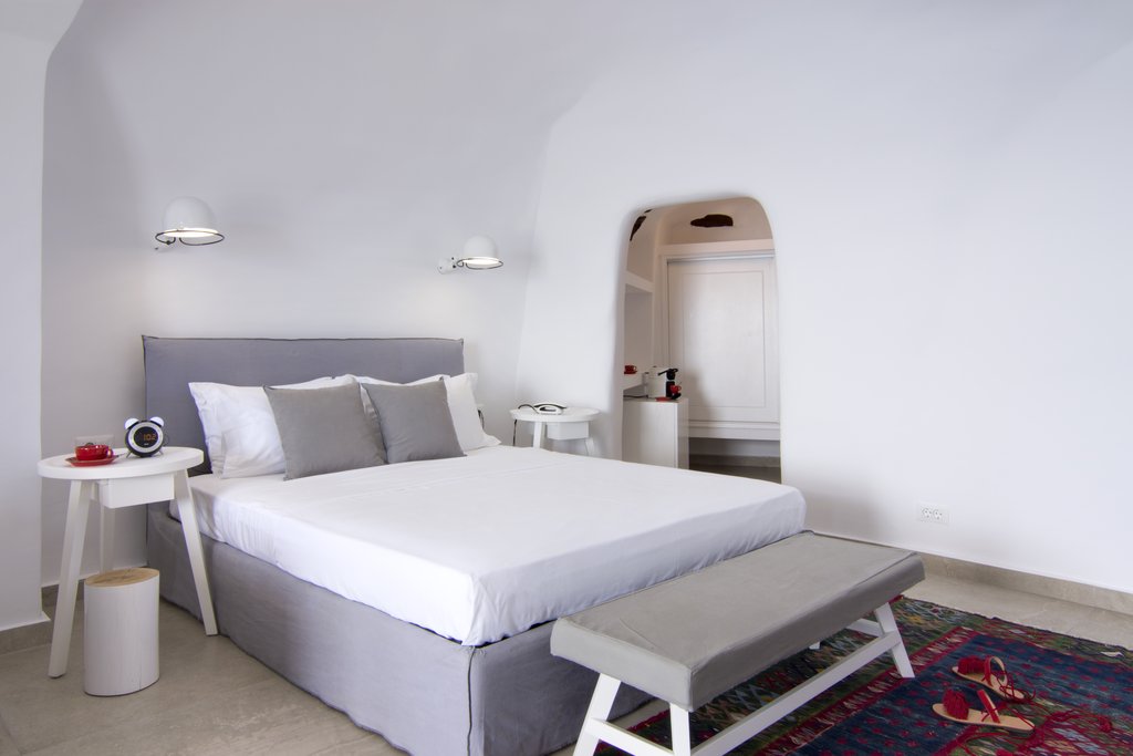 honeymoon suite bed