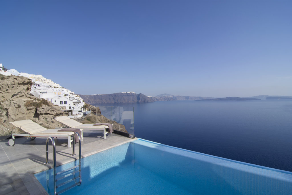 infinity suite pool