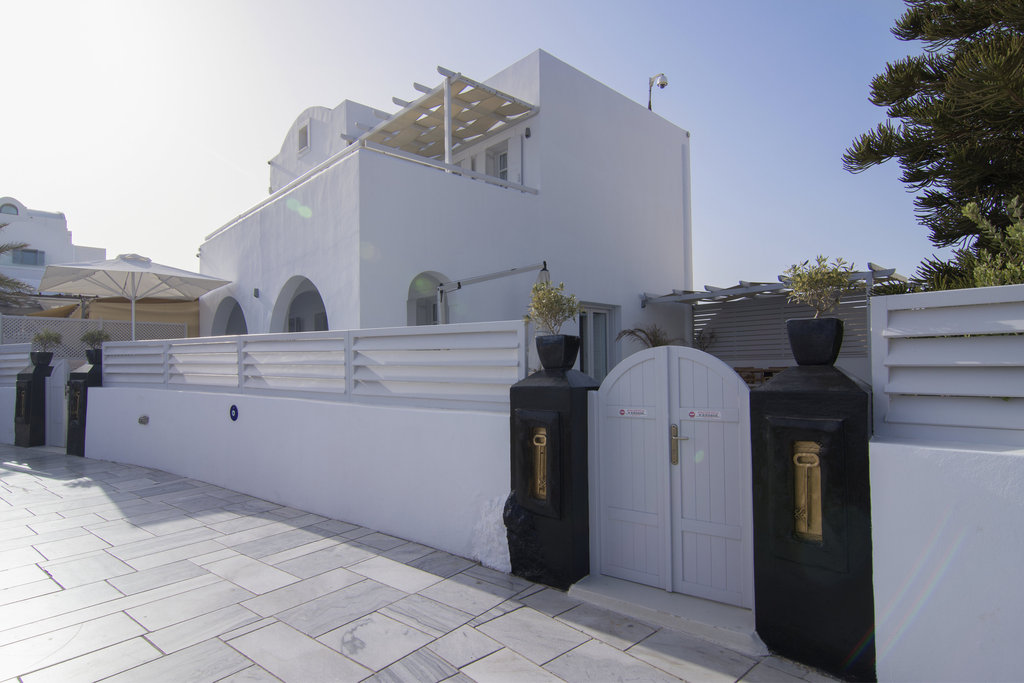 junior villa outside 2