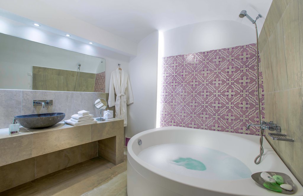 premium suite bathroom bath