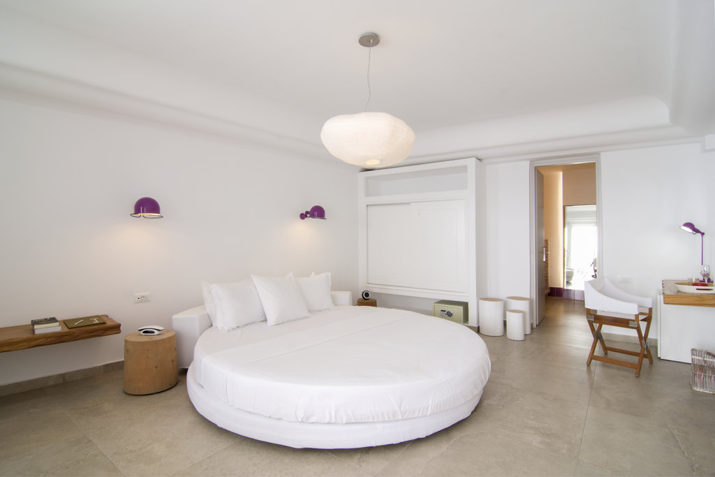 premium suite round bed