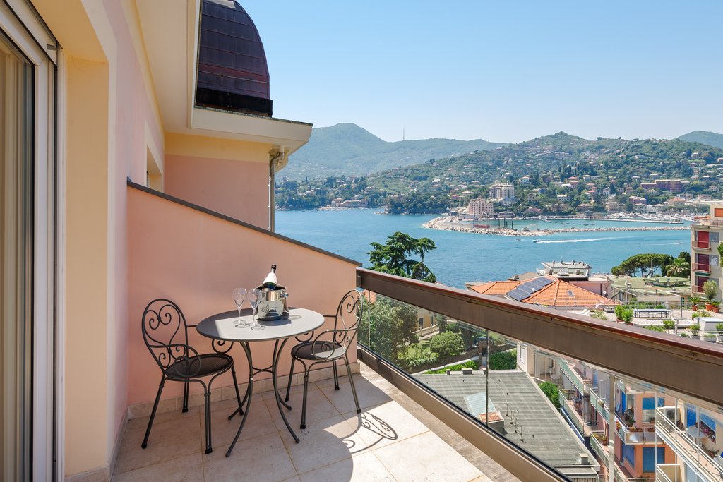 executive suite lateram sea view terrace