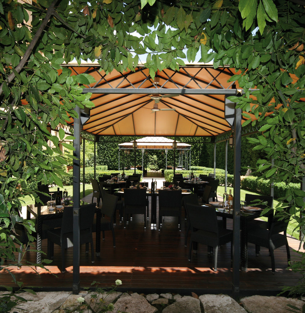 1the villa garden