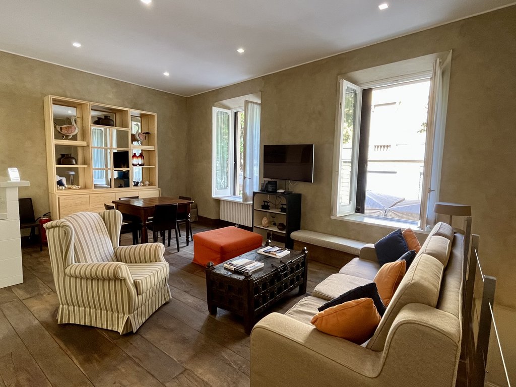 5aventino apartment living room