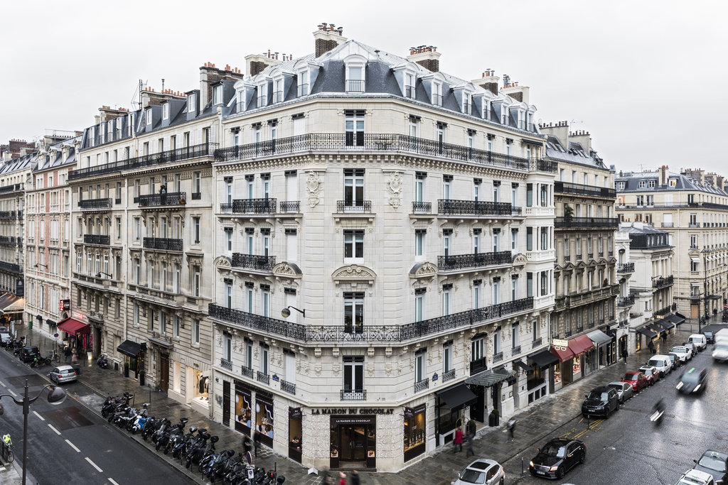 10exterior facade