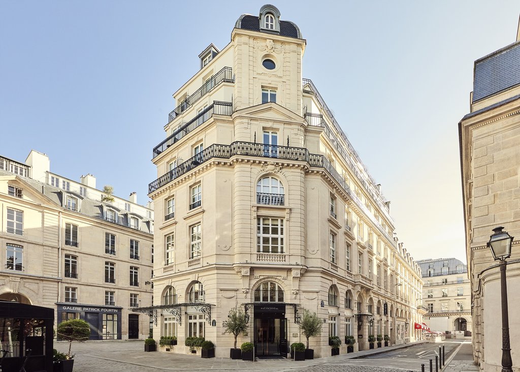 1exterior facade