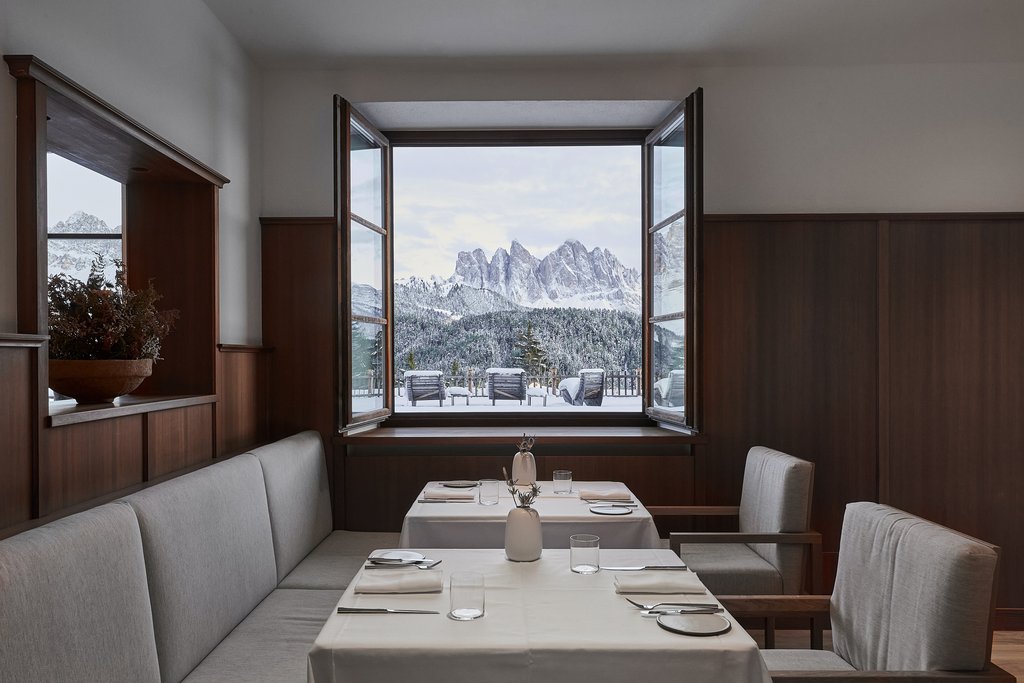 9restaurant with view