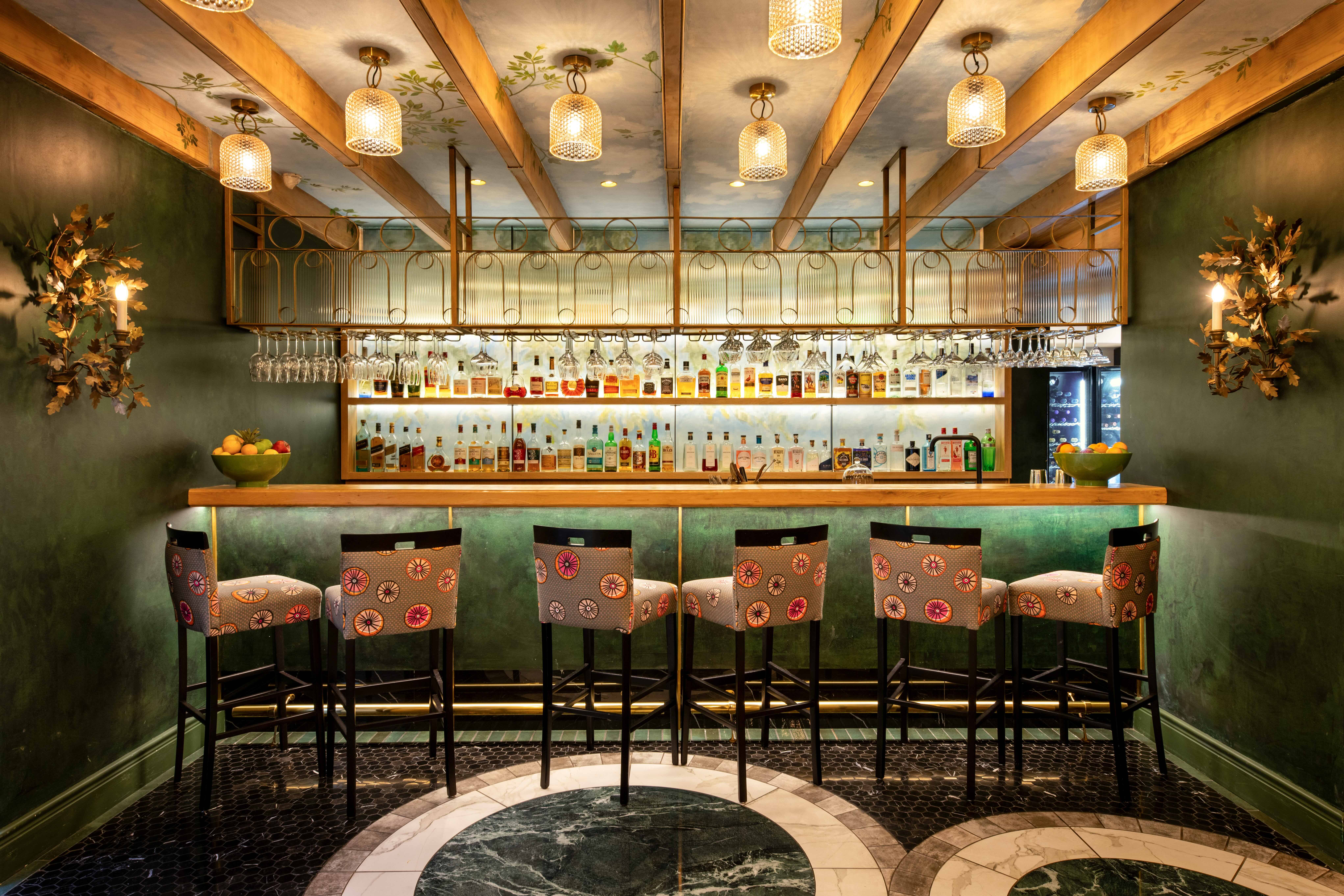 8tch conservatory bar