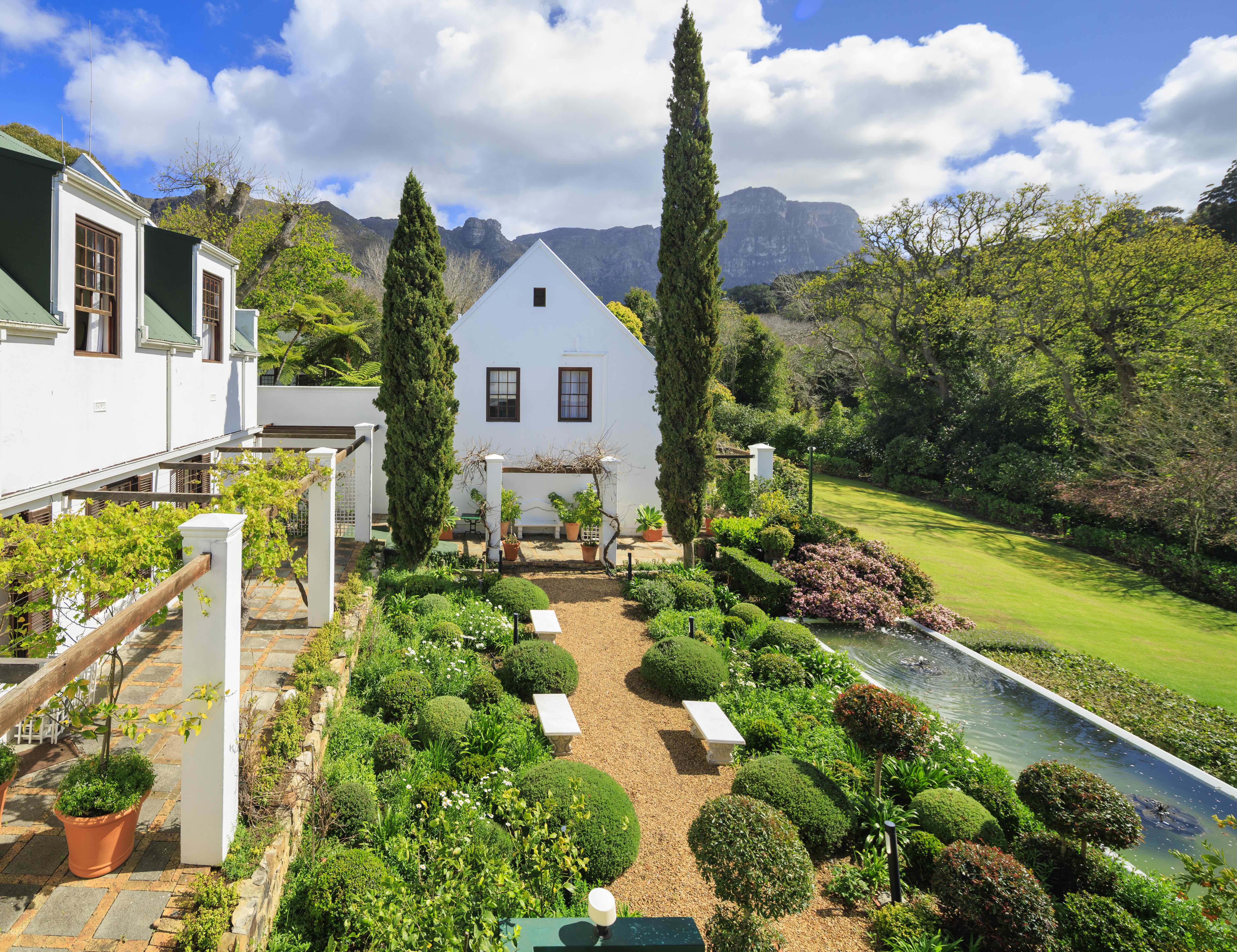 10tch garden and mountain view