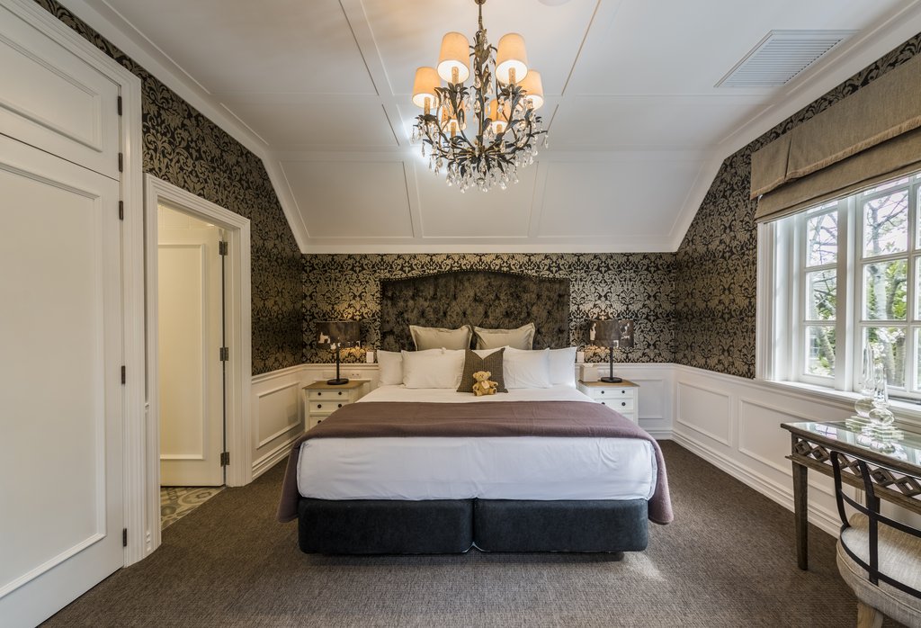 11hennessey room