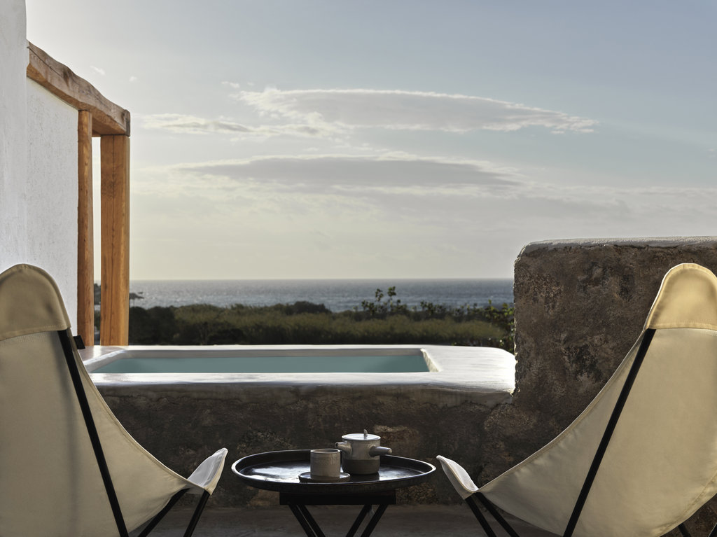 honeymoon suite sea view view