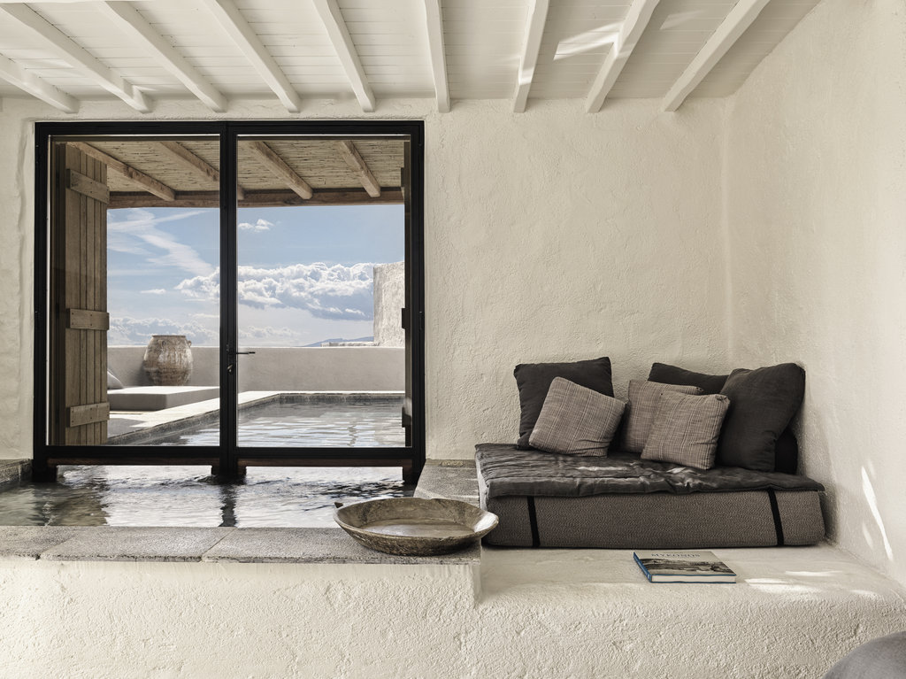 nomad suite pool