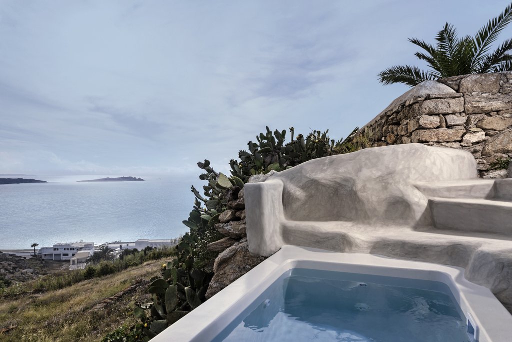 1 sea view suite plunge pool