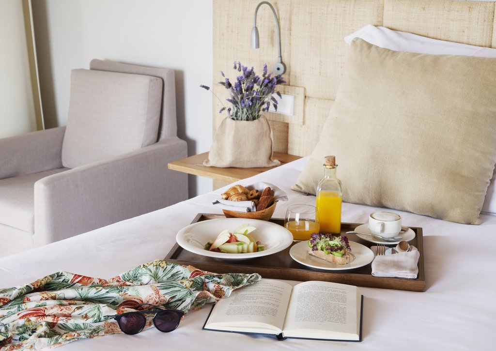 17 breakfast in bed