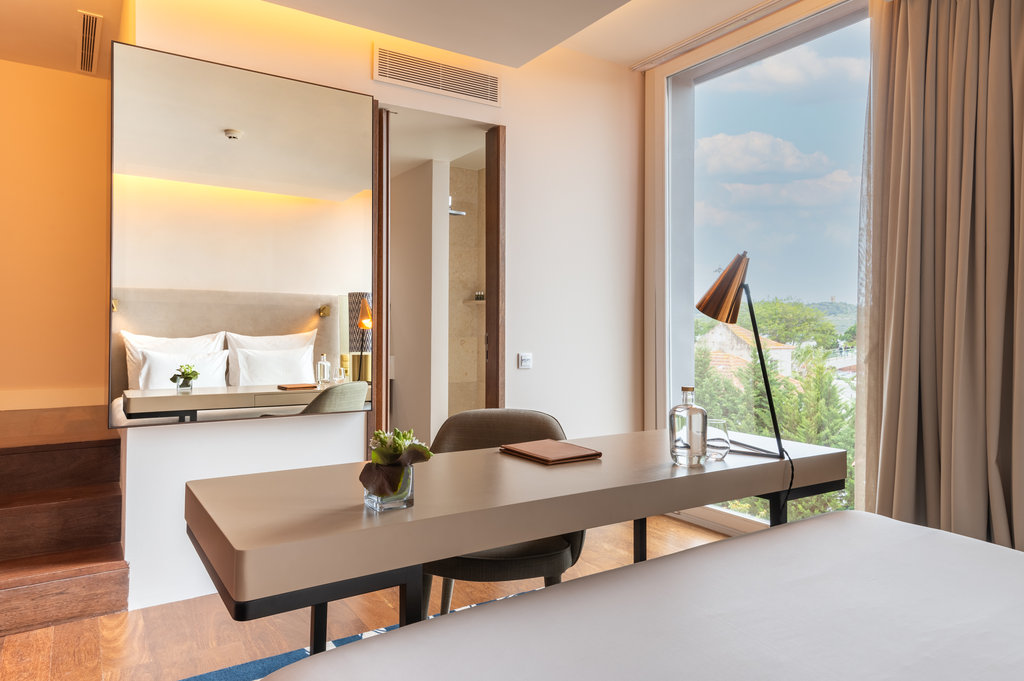 10 mansard room detail