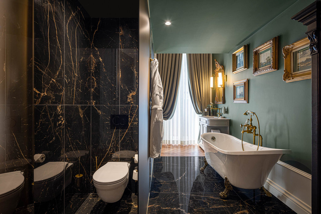 8 palacete premium room bathroom