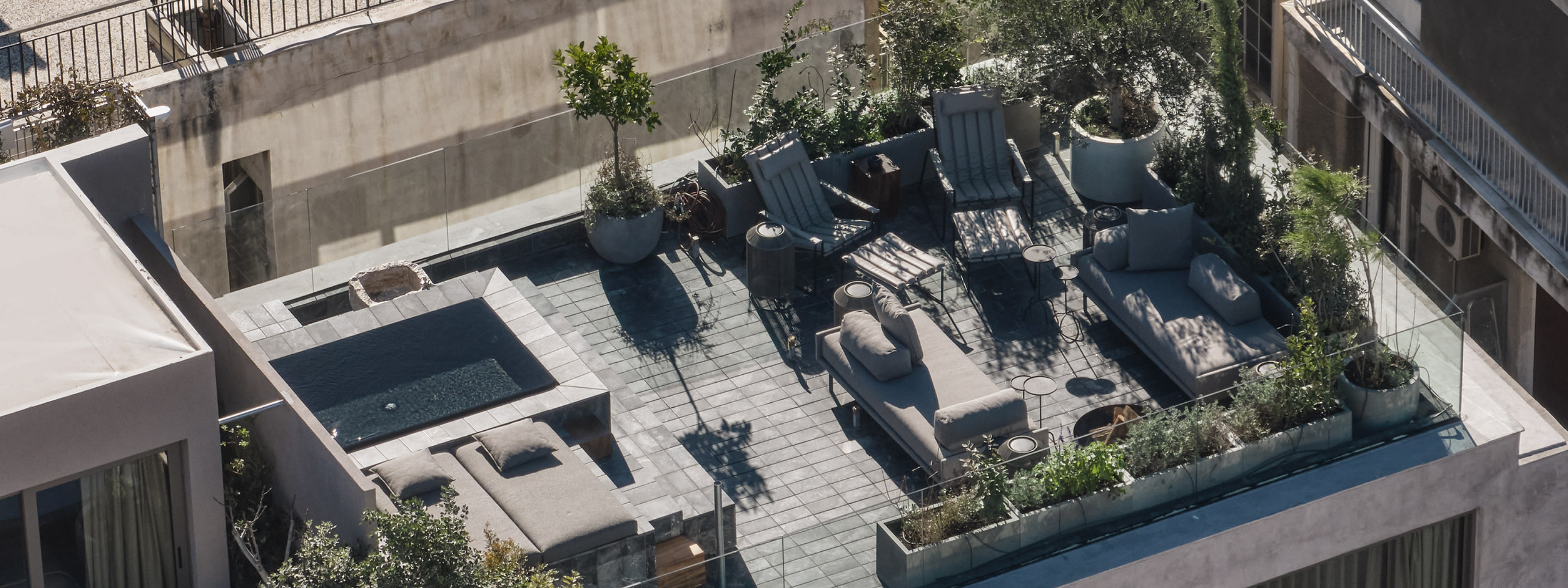 monastik living in athina ligging