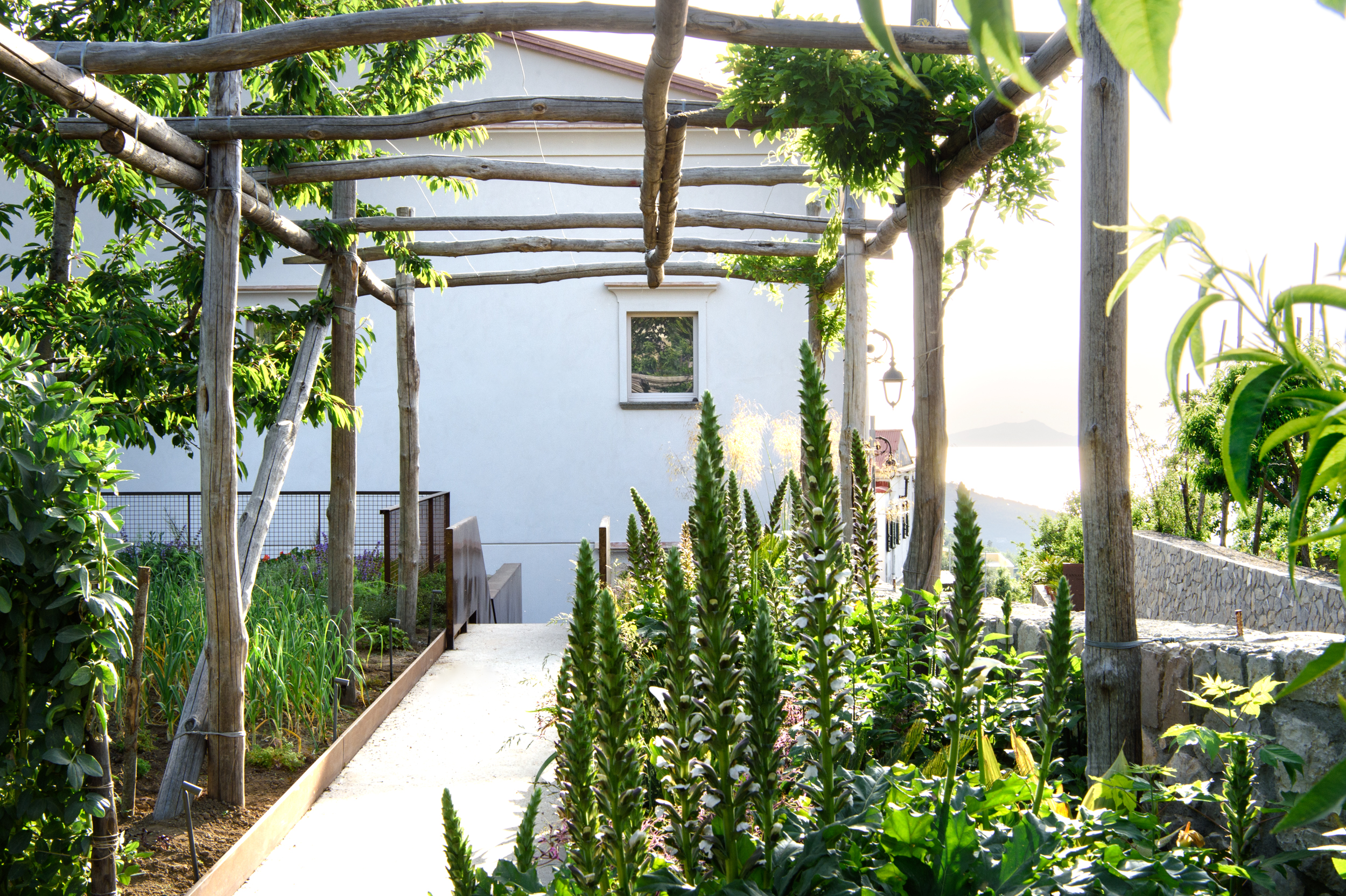 33 laqua countryside garden