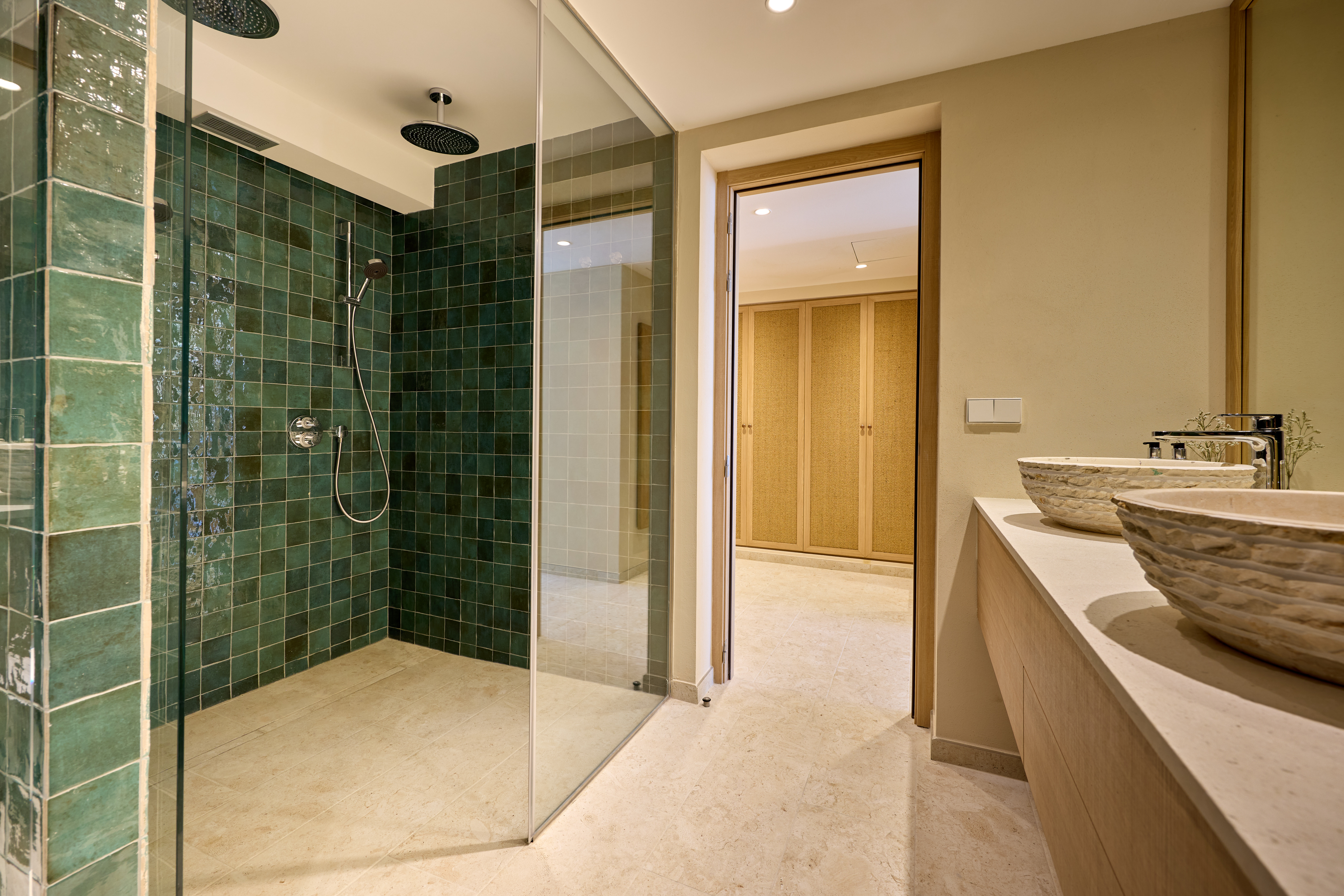 jr suite bathroom 2