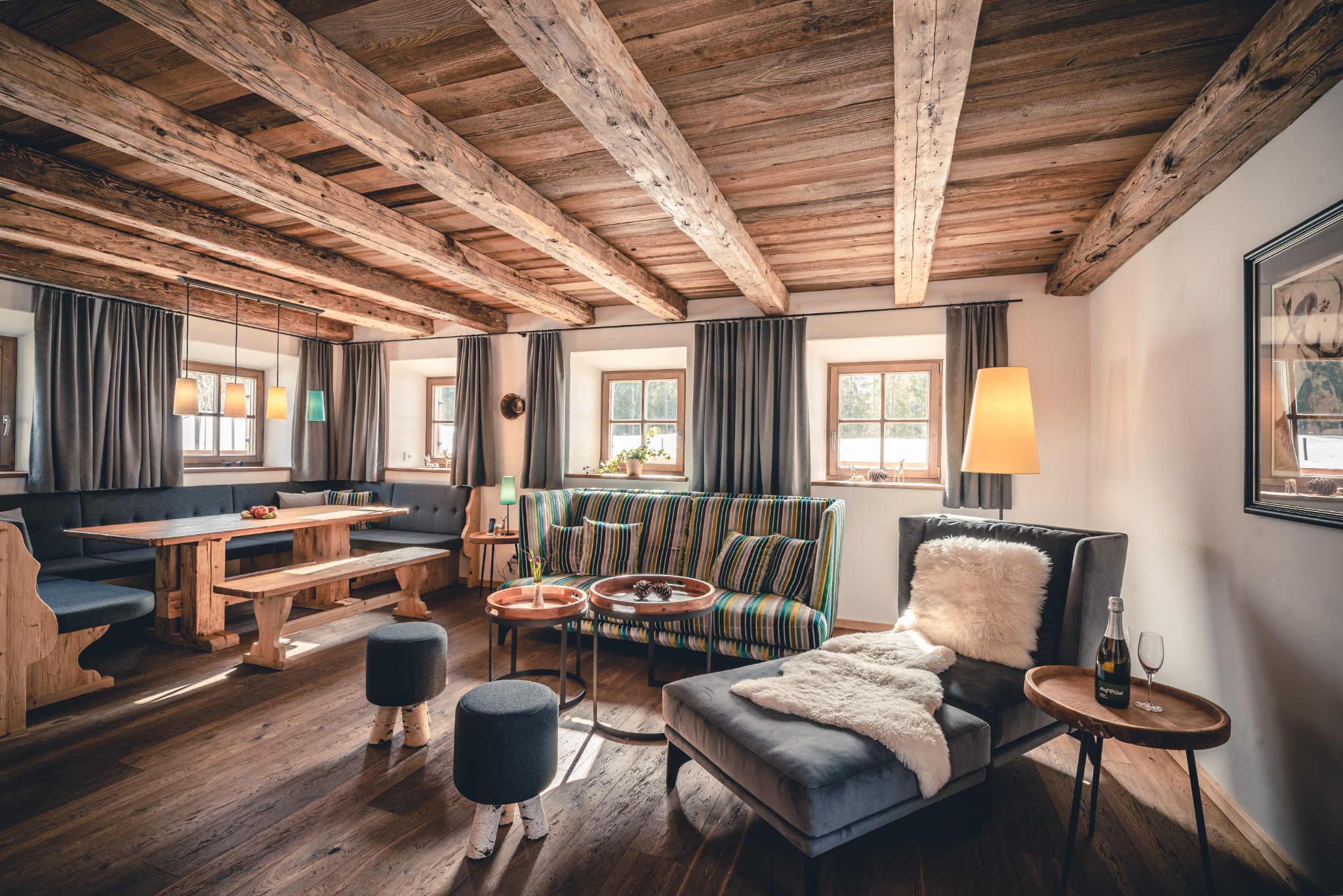 gut steinbag gezellige woonkamer met houten balken caractere