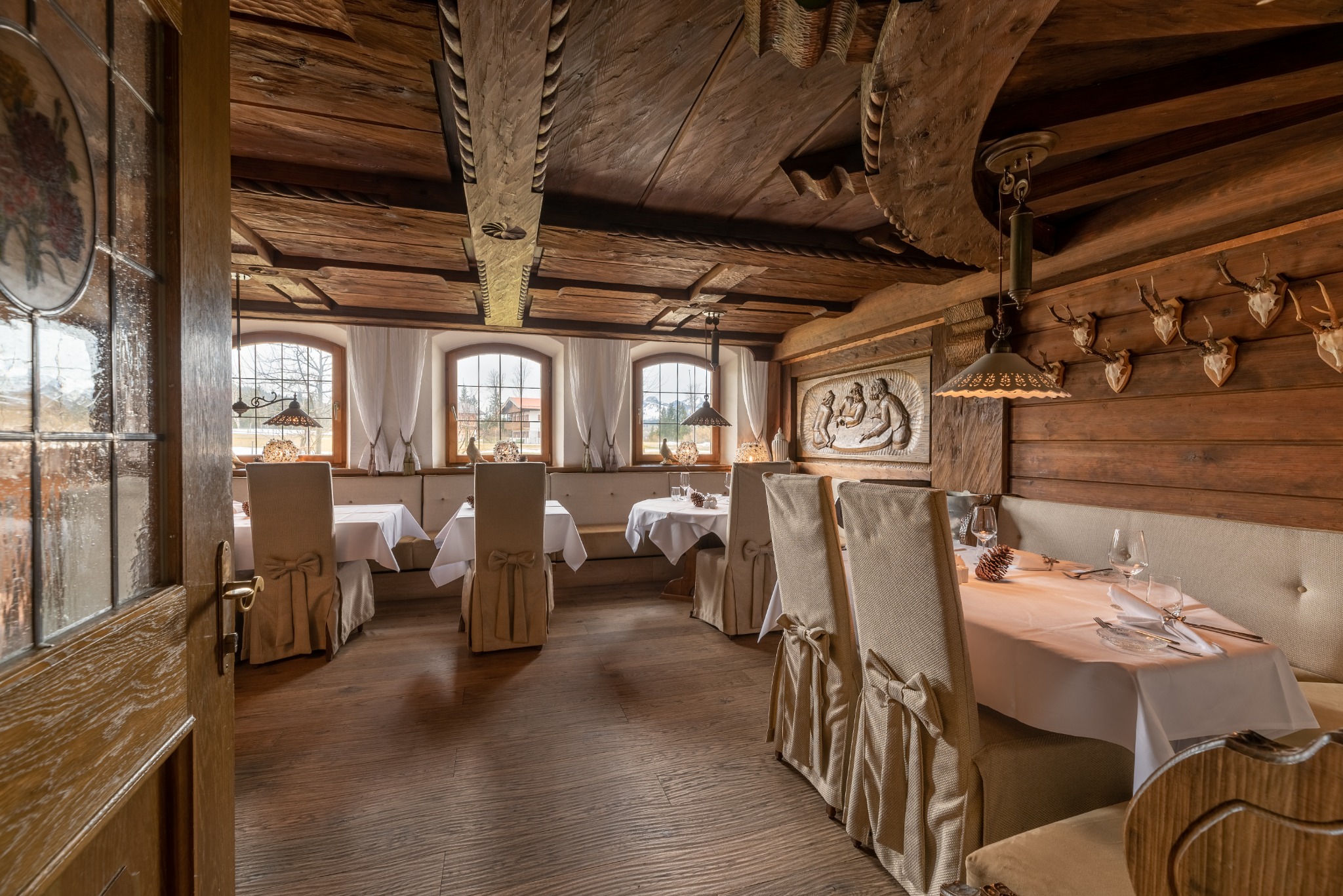 gut steinbag chalet aan het meer in zomer caractere