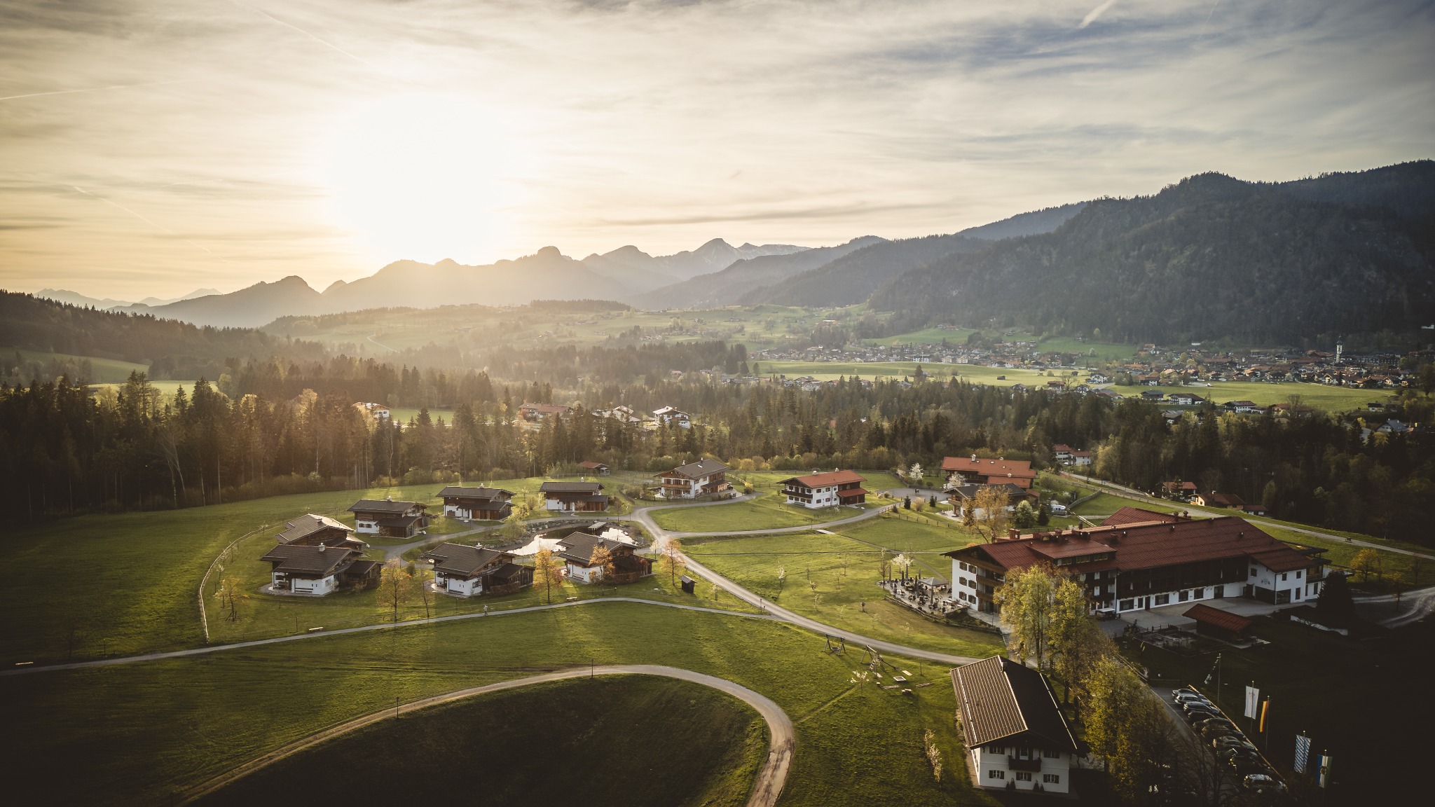 gut steinbag uitzicht op het domein tijdens zonsondergang caractere