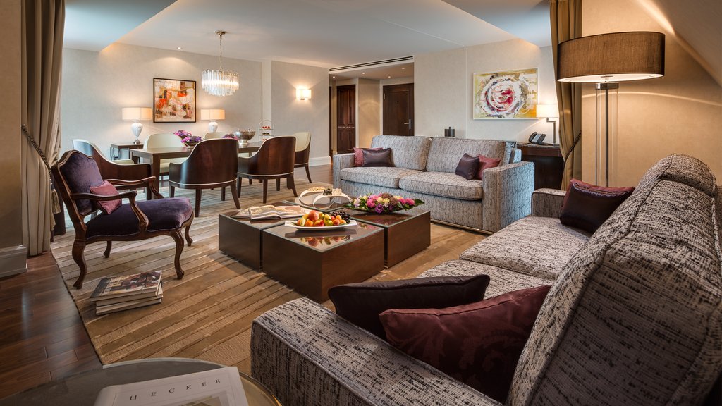 3 executive suite living room detail