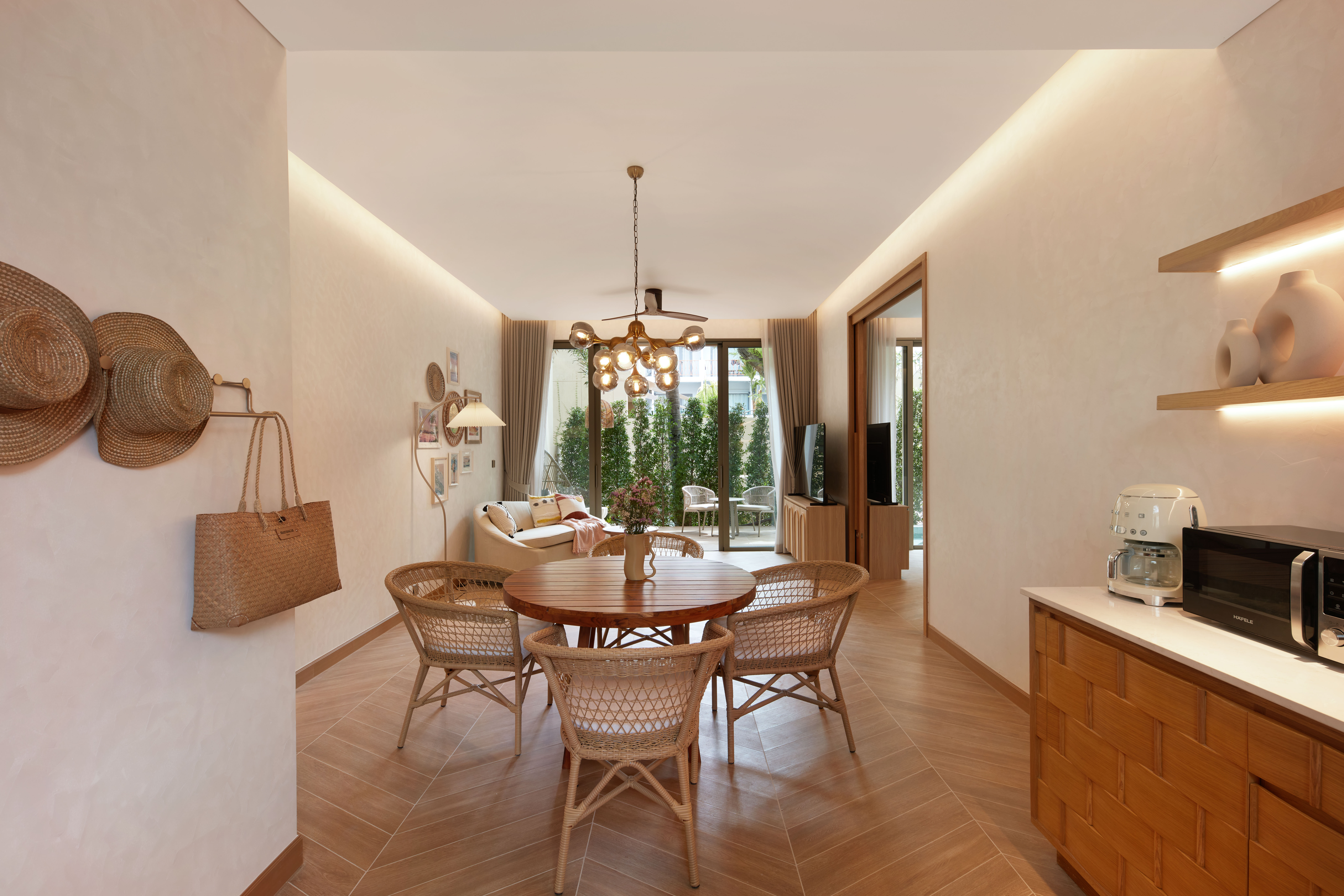 05 home haven pool suite c109 0125