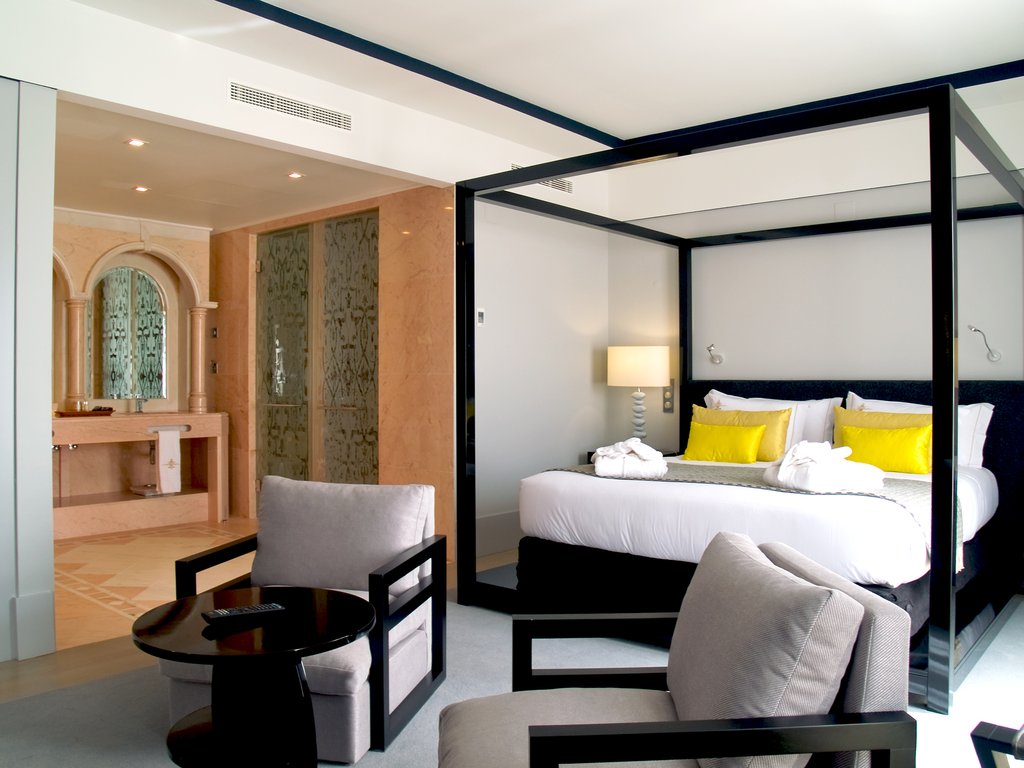 12 suite