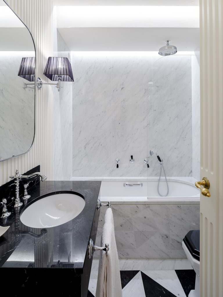 9 executive suite bathroom bath