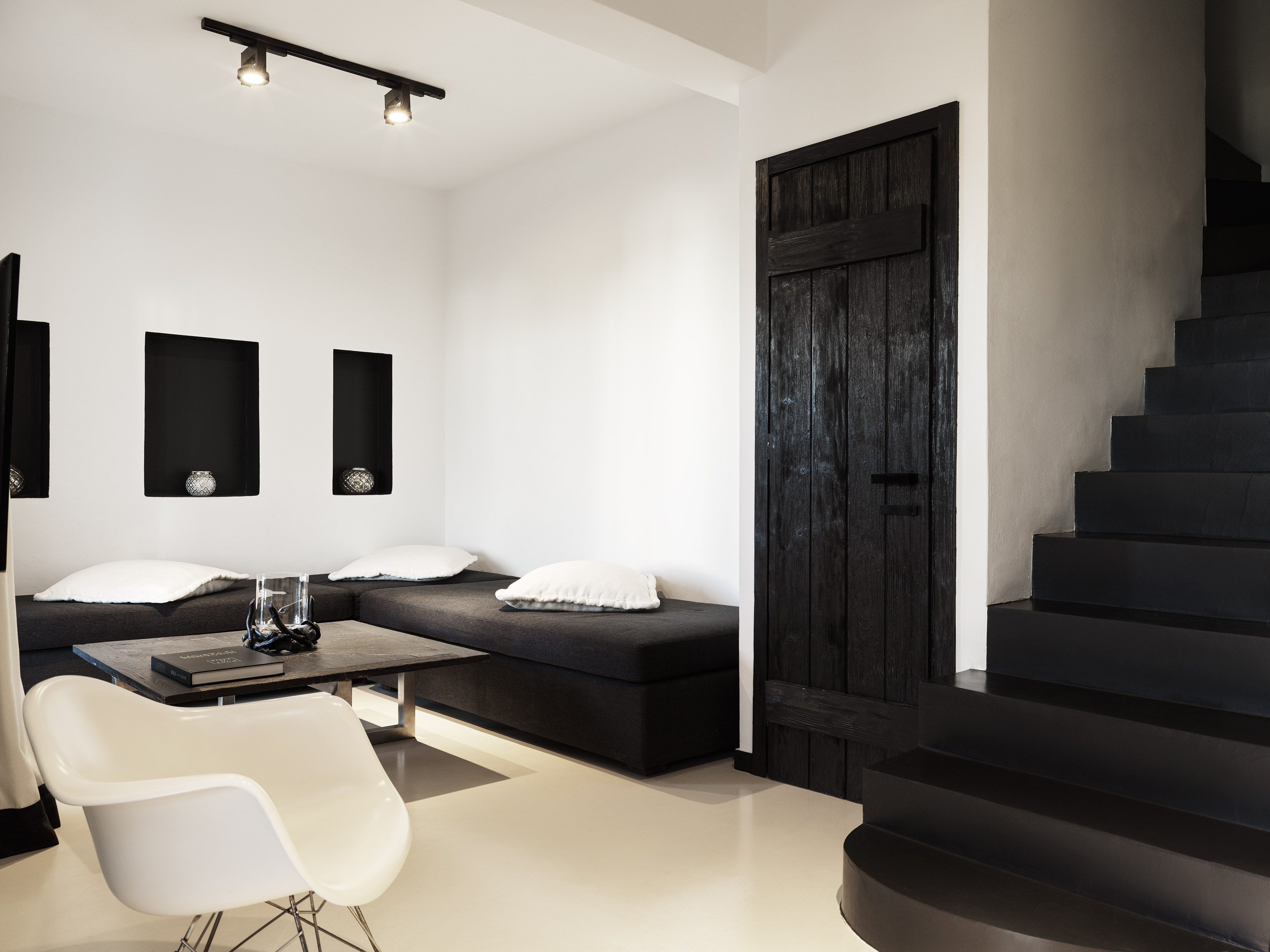 d room 13
