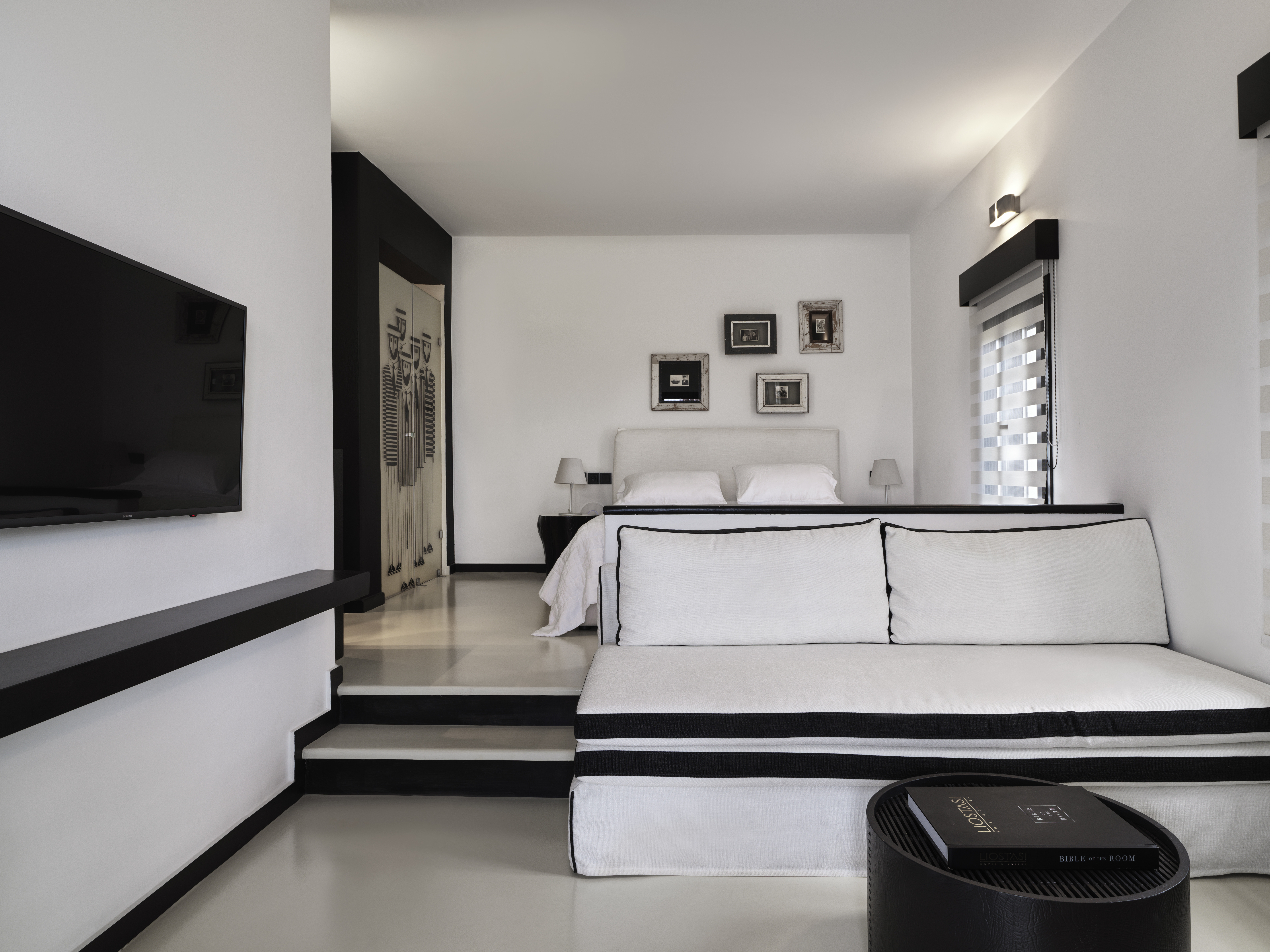 d room 18