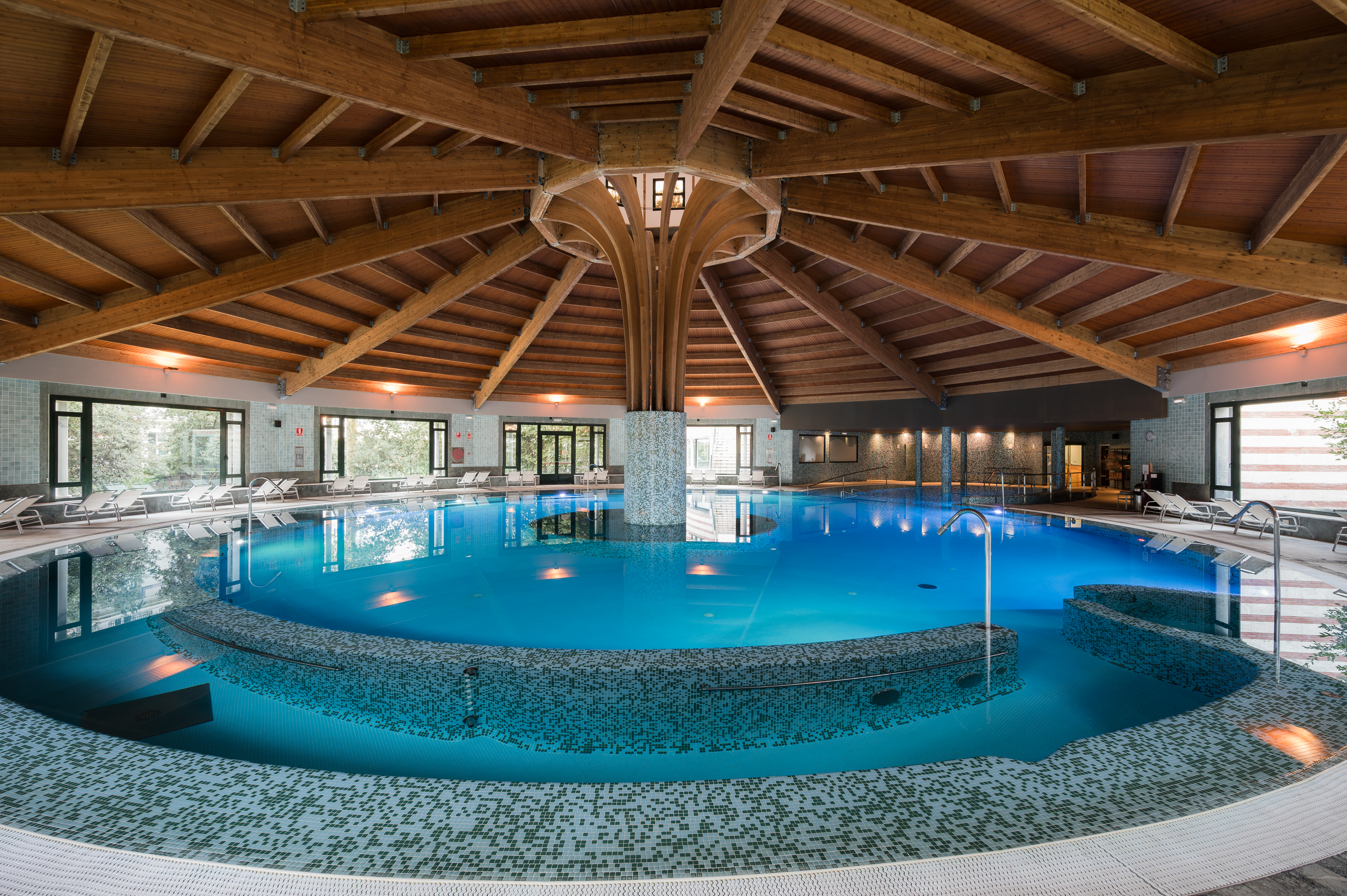 2 09 piscina termal