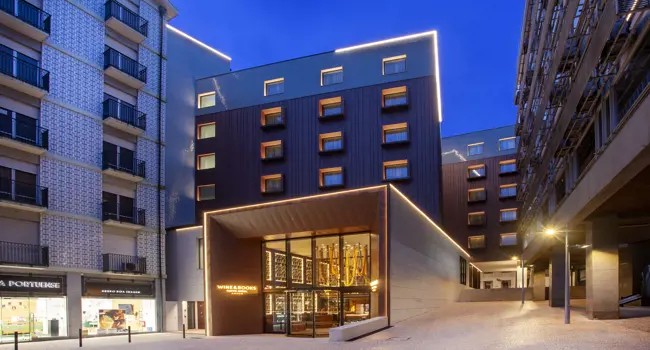 Wine and Books Porto Hotel