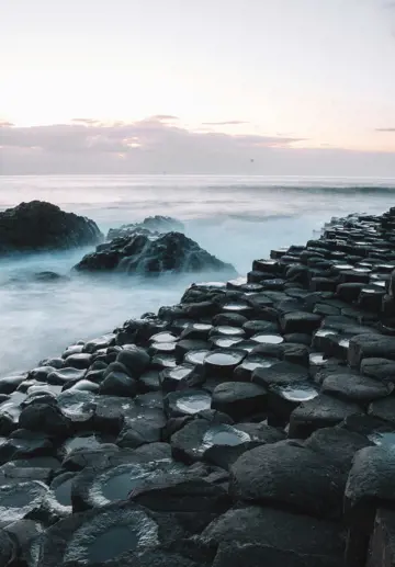 giants causeway misty