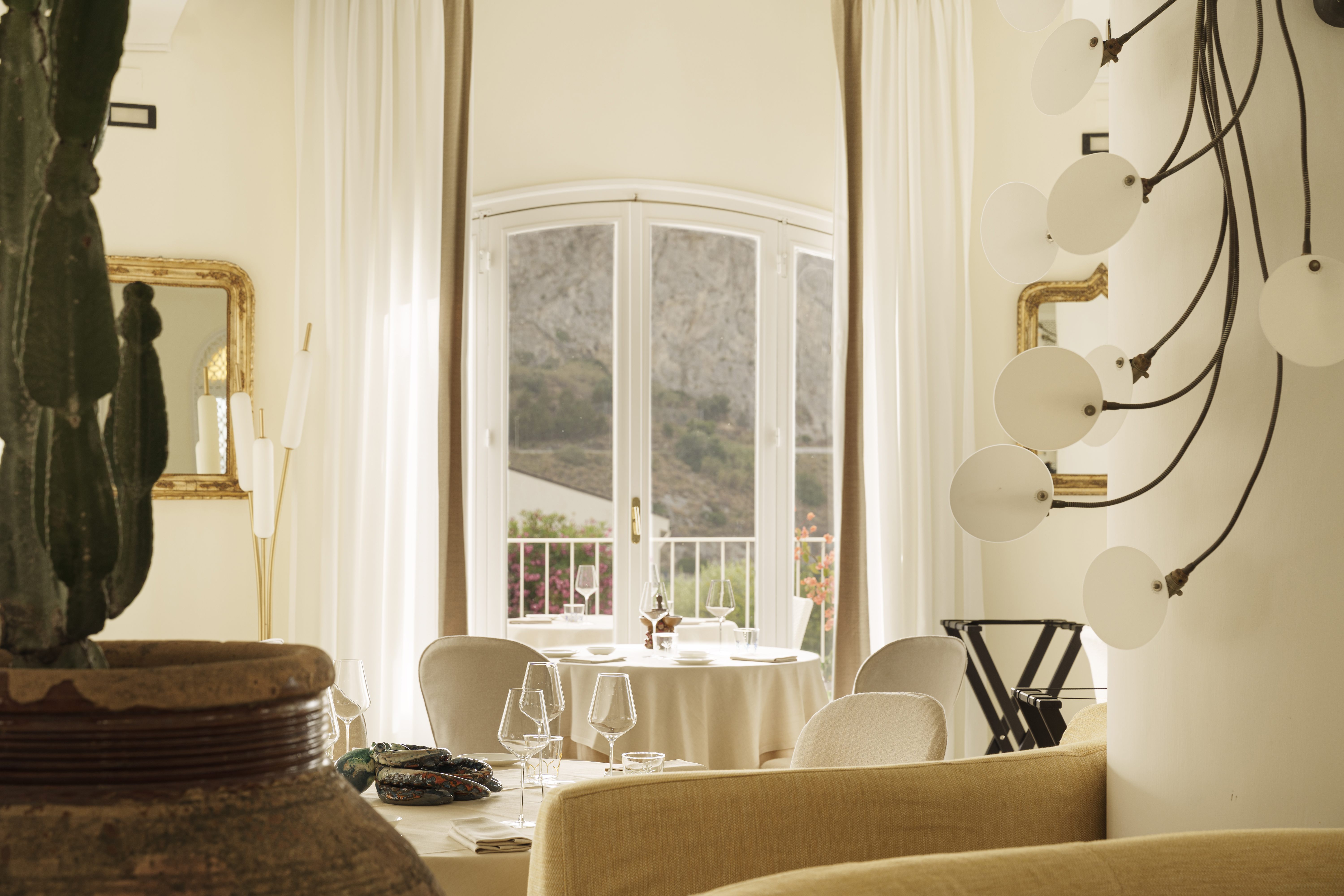 rizz i mari dining room 1