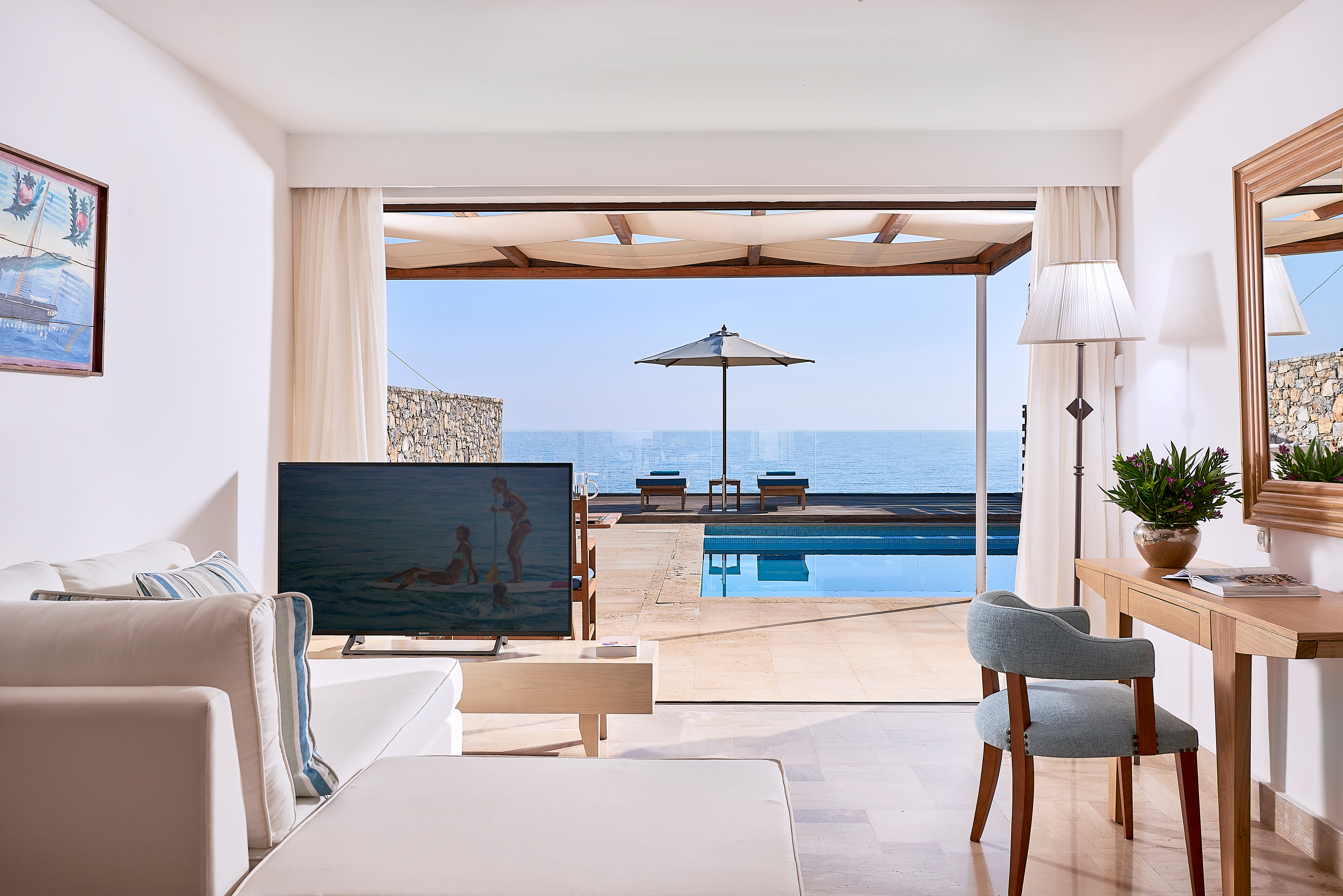 club suite private pool seafront sef2598 fxd