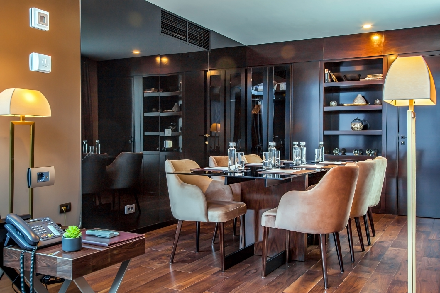 executive suite dinning area