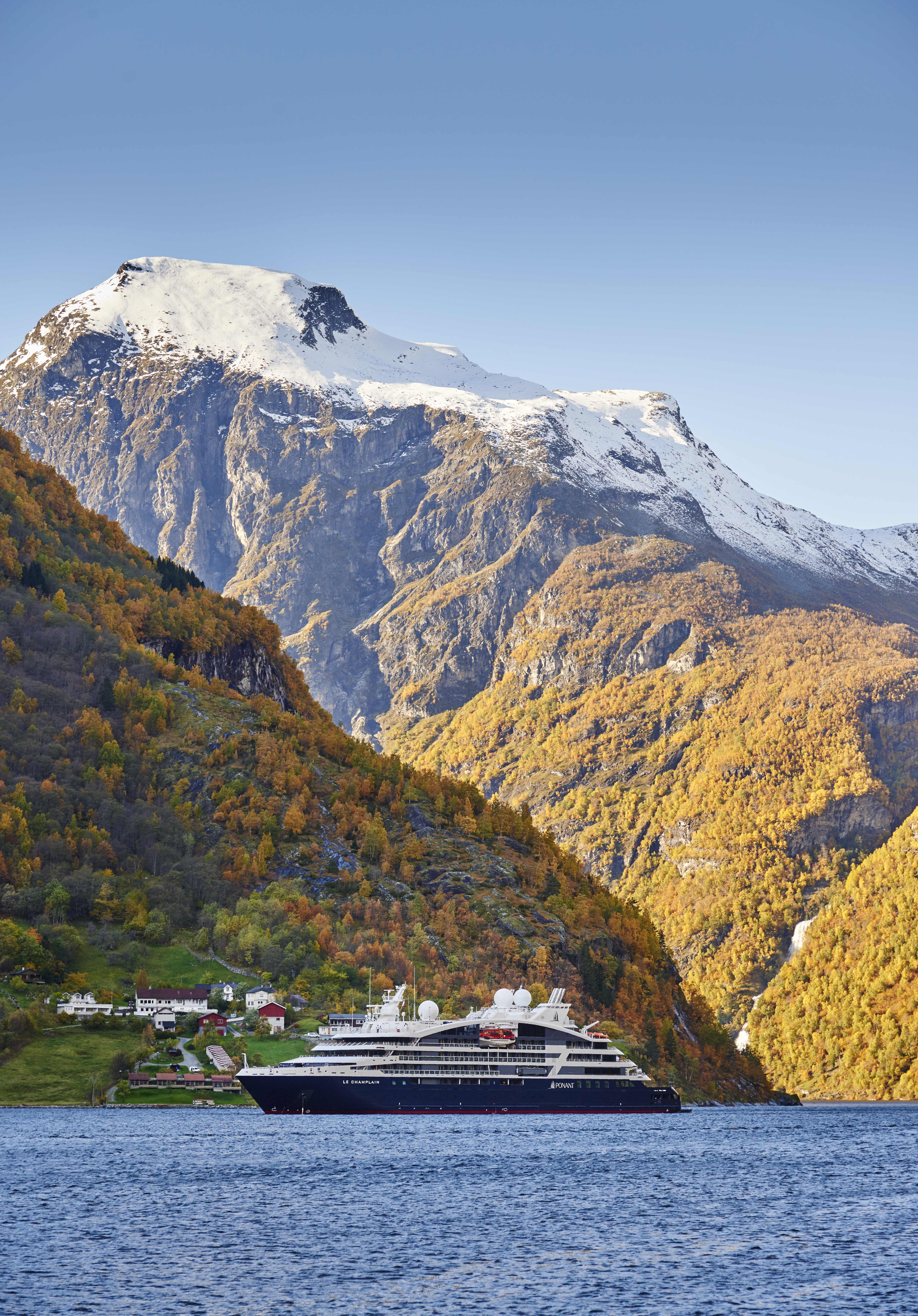 14-daagse expeditiecruise langs de Lofoten en Noorse fjorden